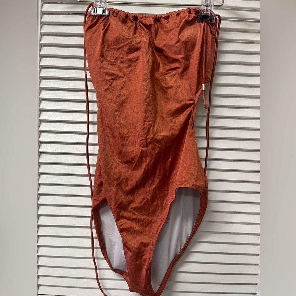 VICTORIA'S SECRET Strappy Cutout One-Piece SwimsuitâSize M